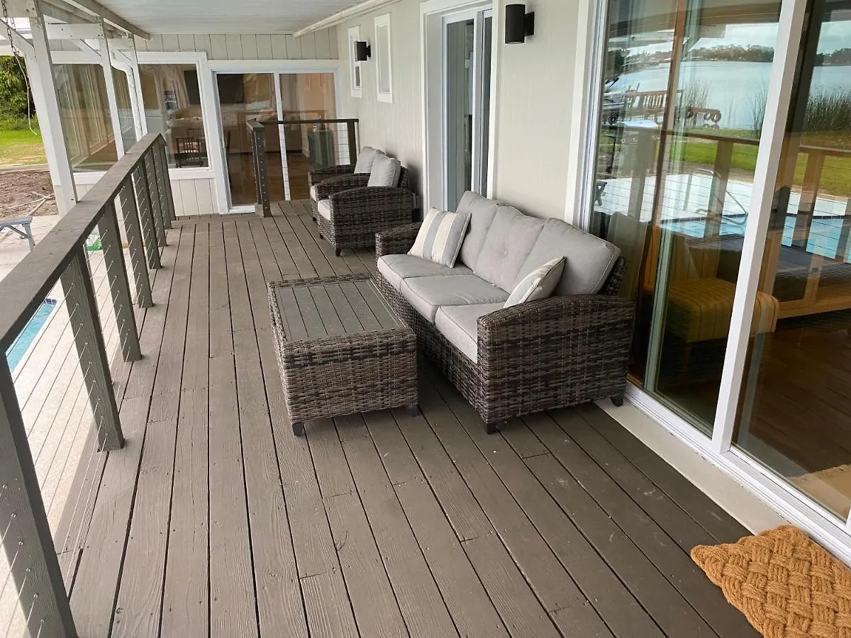 Clear Lake Retreat: Private Pool, Lakefront Orlando Holiday home
