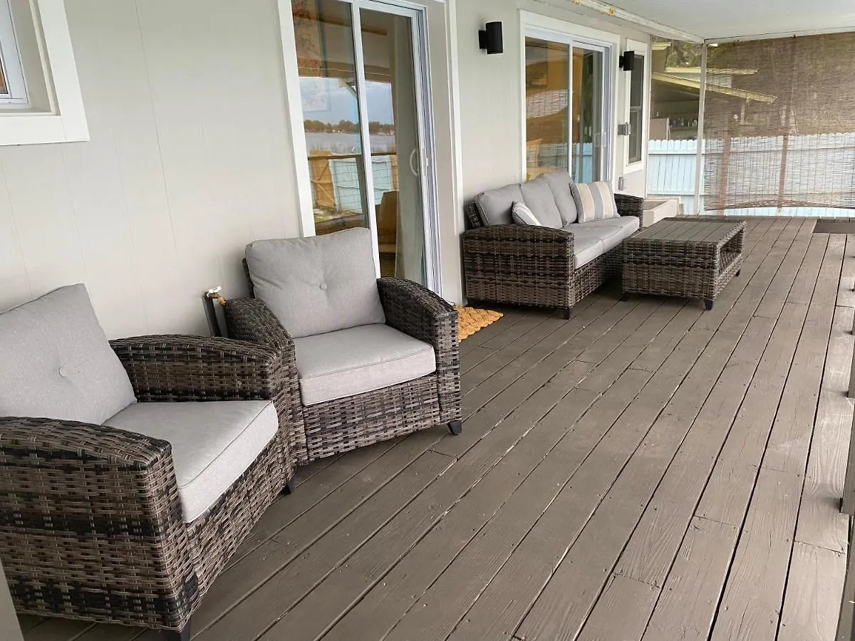 Clear Lake Retreat: Private Pool, Lakefront Orlando 0*,